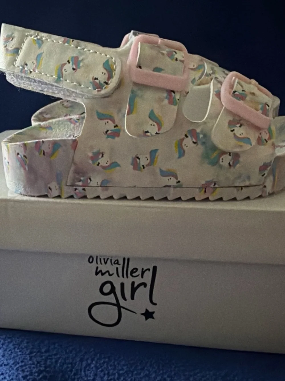 Olivia Miller White Unicorn Print Sandals with Pink Buckles